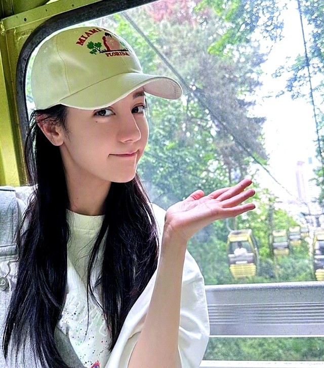 黄景瑜商业太空旅客计划_黄景瑜迪丽热巴绯闻详情_黄景瑜女明星