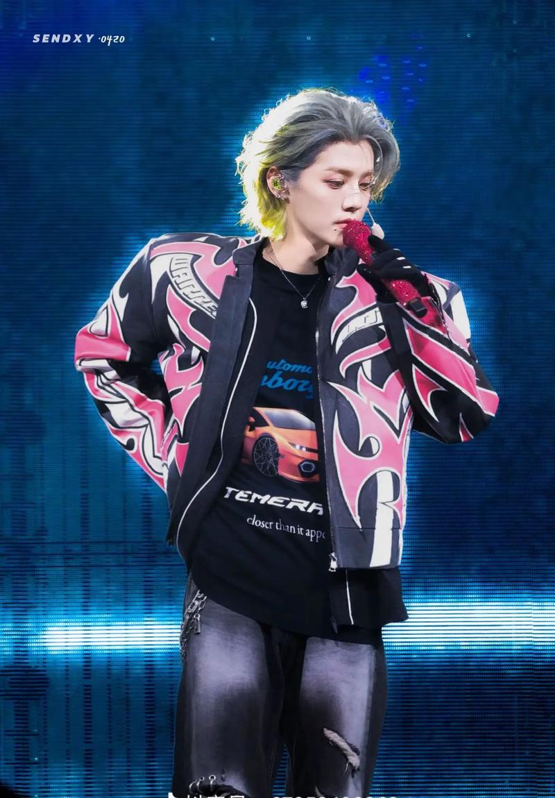 那些年和少年一起追过的光：鹿晗EXO白月光小说