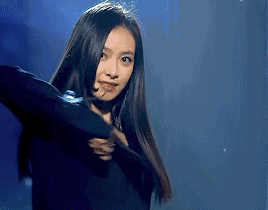 杨超越宋茜林允许佳琪周迅_女明星睡姿照片_女星奇葩睡姿揭秘