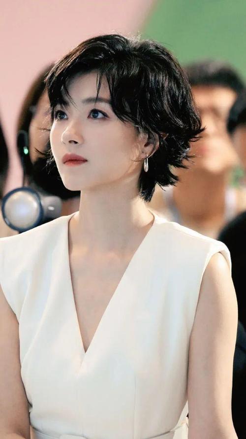 中国女明星短发造型 从春晚主持到影视圈都爱剪的利落感