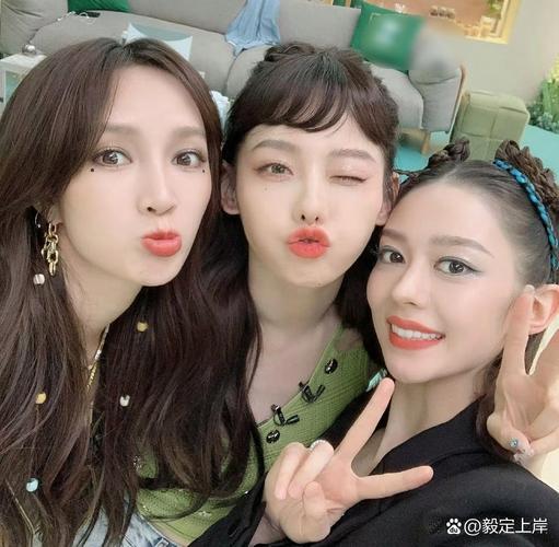 合照女明星_明星拒绝合影正常吗_女明星合影避开