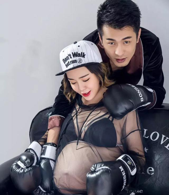 婚礼当“作秀”，热热闹闹捞金，网红辛有志靠直播事业爱情双丰收