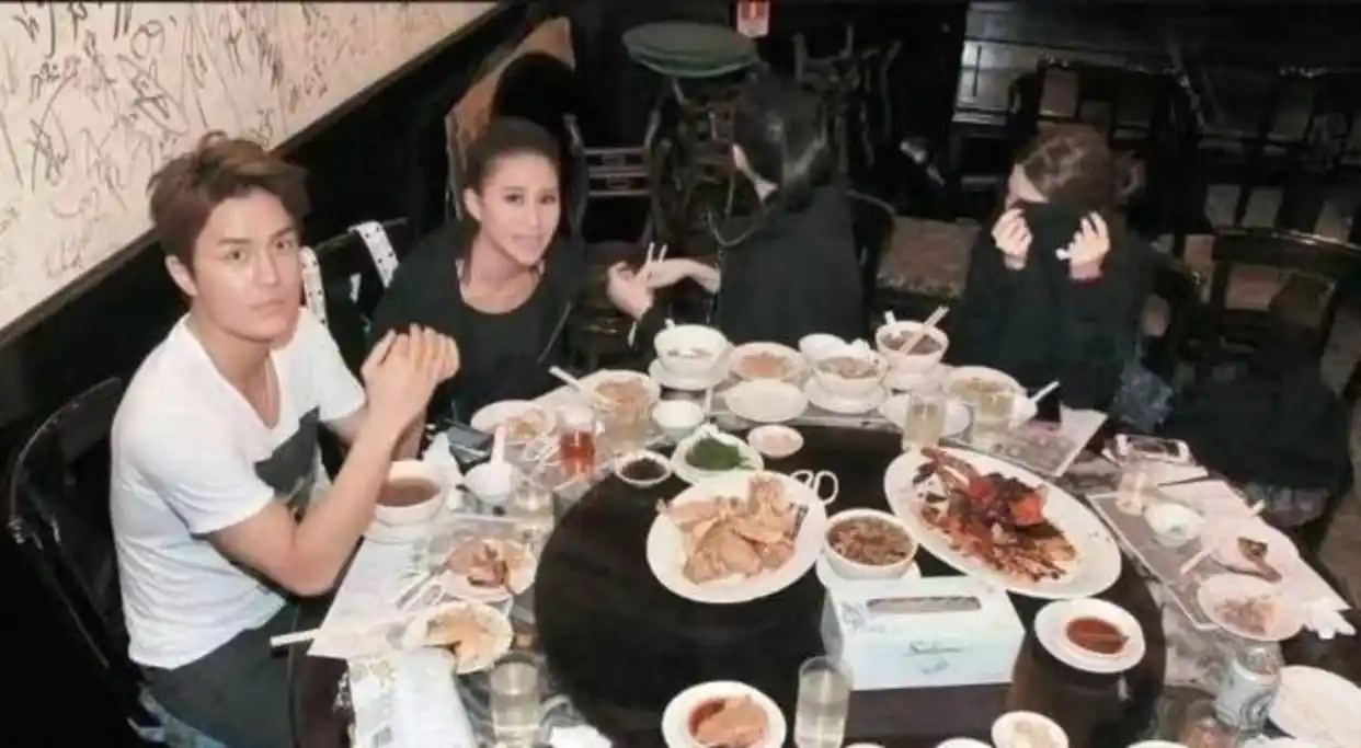 娱乐圈向太爆料富家女男演员离婚_又一对明星离婚互爆黑料,_娱乐圈感情瓜密集度分析